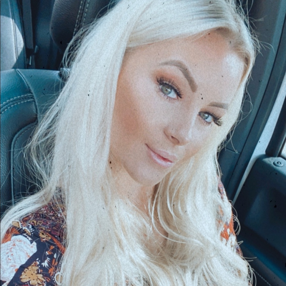 Meet your Posher, Lauren